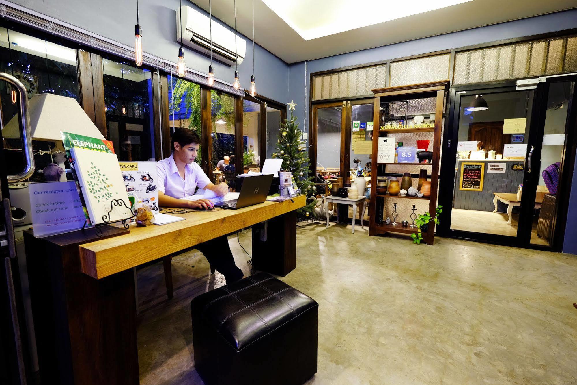 Отель Mona Chiangmai Boutique Чиангмай Экстерьер фото